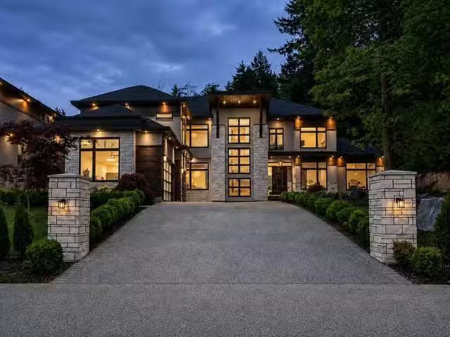 House for sale in Surrey, South Surrey White Rock, 16722 Mc Na.