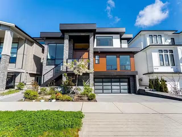 House for sale in Surrey, South Surrey White Rock, 16771 18a A.