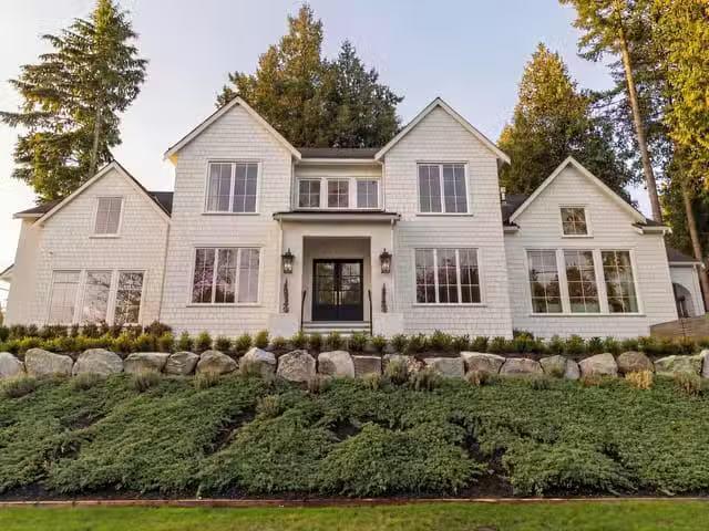 House for sale in Surrey, South Surrey White Rock, 1688 127 St.