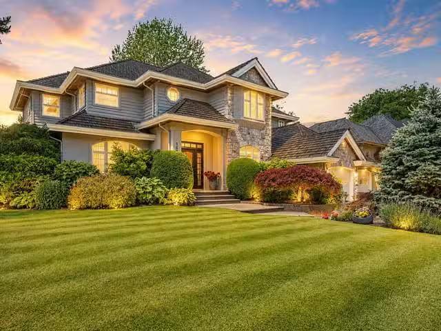 House for sale in Surrey, South Surrey White Rock, 16105 Morga.