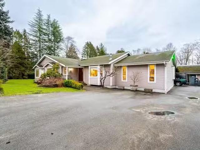 House for sale in Surrey, South Surrey White Rock, 16114 20 Av.