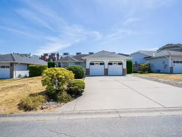 House for sale in Surrey, South Surrey White Rock, 16158 16a A.