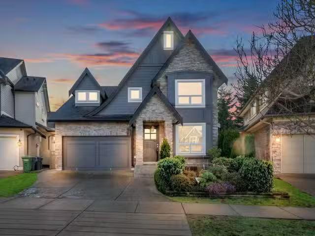 House for sale in Surrey, South Surrey White Rock, 16238 25 Av.