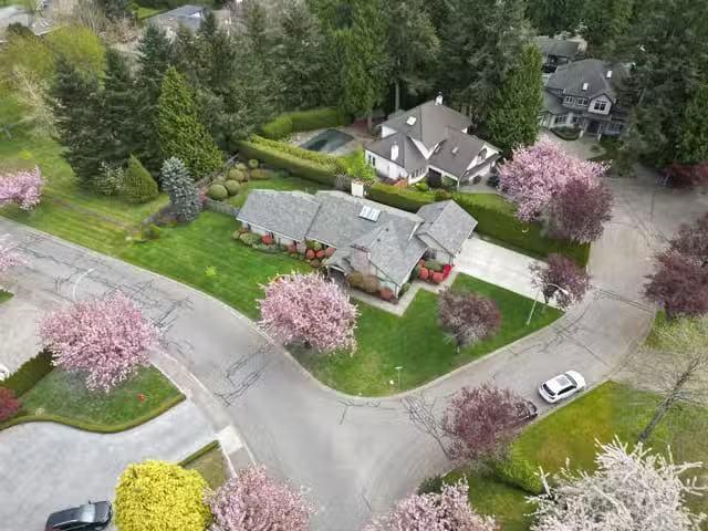 House for sale in Surrey, South Surrey White Rock, 1884 139a S.