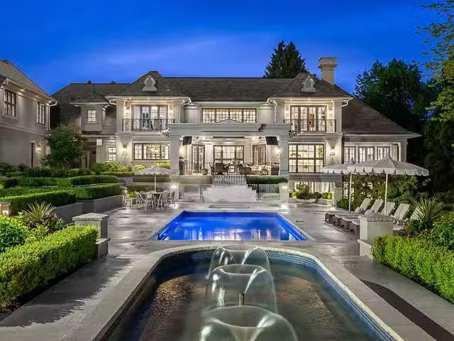 House for sale in Surrey, South Surrey White Rock, 18256 21a A.