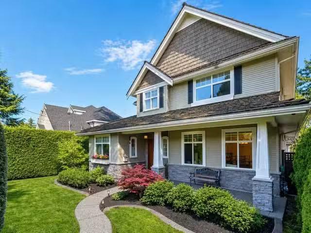 House for sale in Surrey, South Surrey White Rock, 1930 140 St.