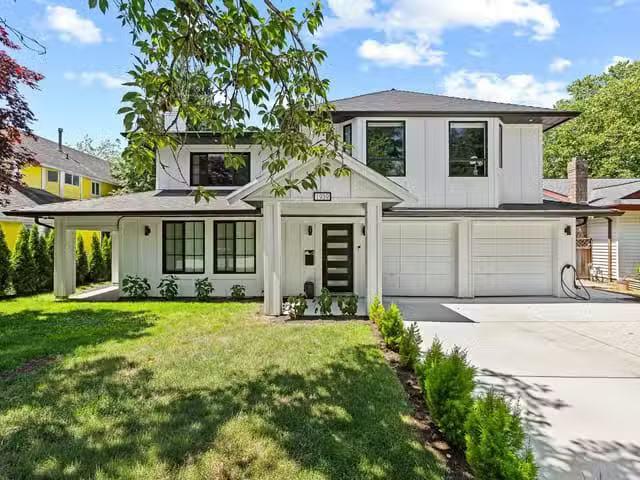 House for sale in Surrey, South Surrey White Rock, 1939 144 St.