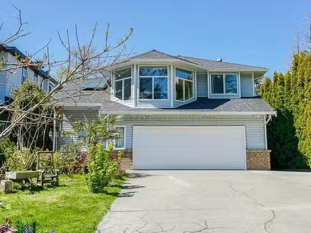 House for sale in Surrey, South Surrey White Rock, 2155 156 St.
