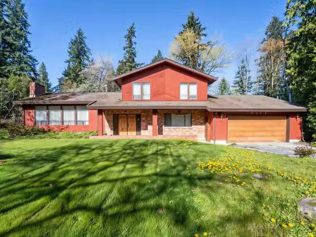 House for sale in Surrey, South Surrey White Rock, 2117 180 St.