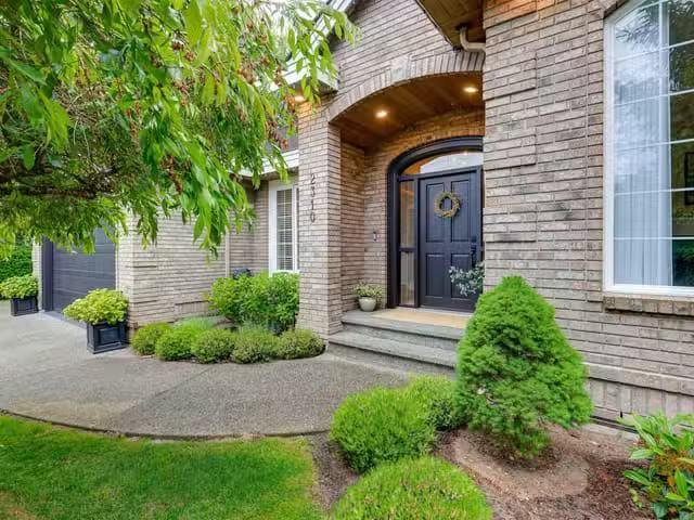 House for sale in Surrey, South Surrey White Rock, 2310 133 St.