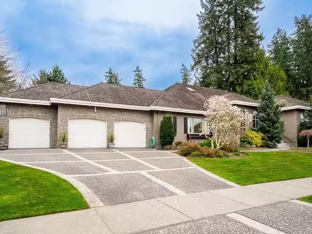 House for sale in Surrey, South Surrey White Rock, 2318 Chantr.