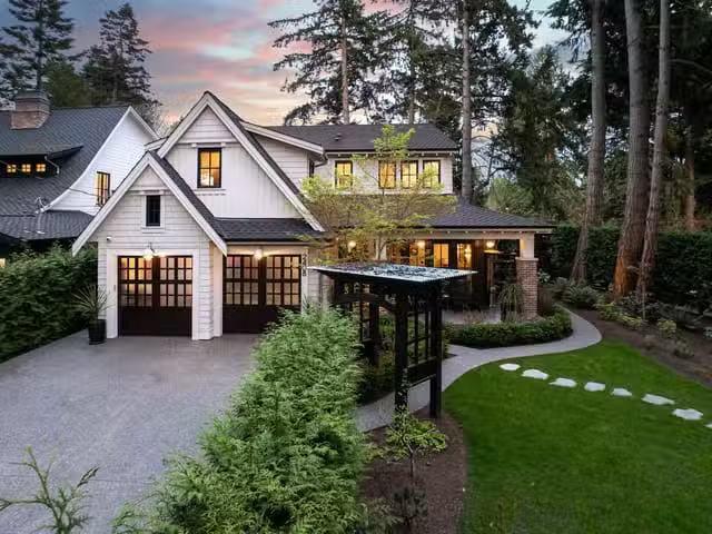 House for sale in Surrey, South Surrey White Rock, 2408 Christ.