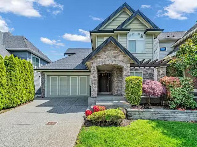 House for sale in Surrey, South Surrey White Rock, 2560 162 St.