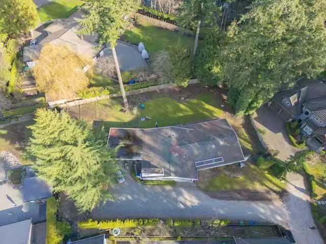 House for sale in Surrey, South Surrey White Rock, 2644 140 St.