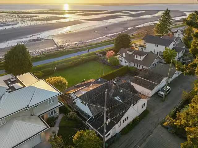 House for sale in Surrey, South Surrey White Rock, 2652 O'hara.