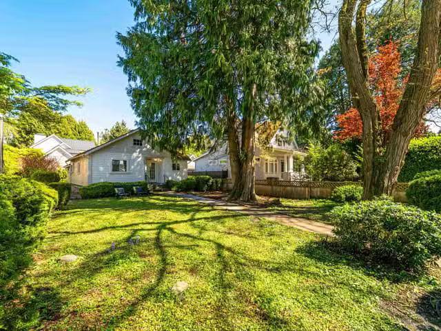 House for sale in Surrey, South Surrey White Rock, 2680 Mc Bri.
