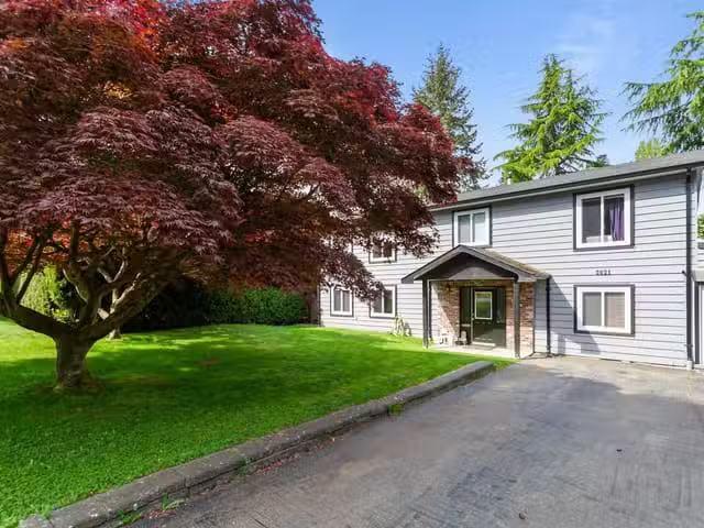 House for sale in Surrey, South Surrey White Rock, 2621 127a S.