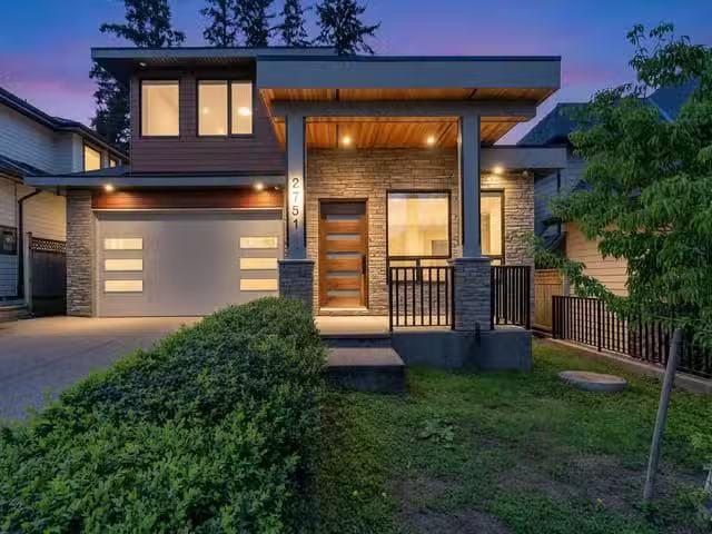House for sale in Surrey, South Surrey White Rock, 2751 164 St.