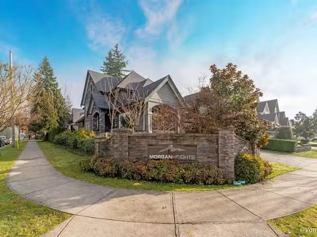 House for sale in Surrey, South Surrey White Rock, 2798 162 St.