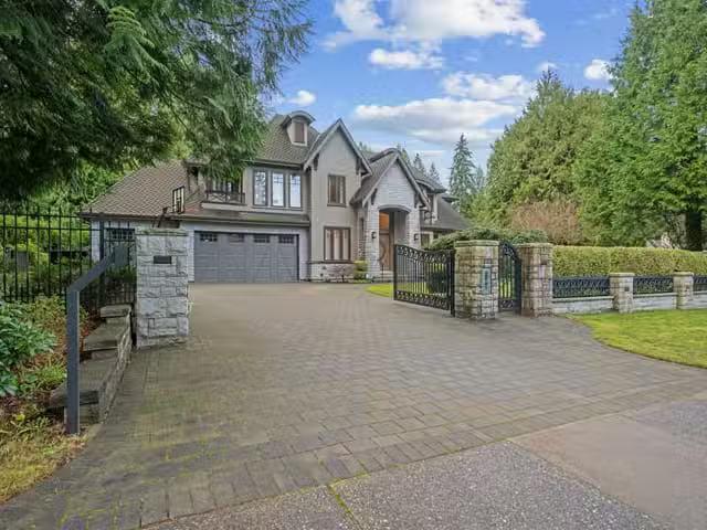 House for sale in Surrey, South Surrey White Rock, 2891 138 St.