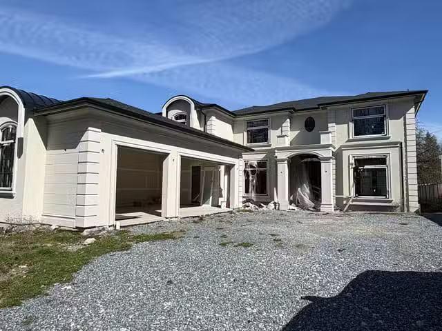 House for sale in Surrey, South Surrey White Rock, 2828 164 St.