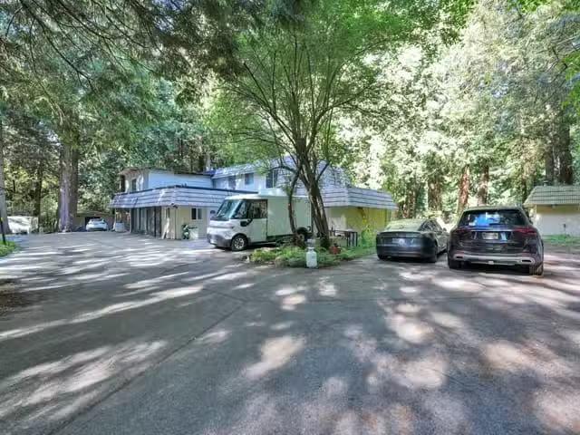 House for sale in Surrey, South Surrey White Rock, 2838 132 St.