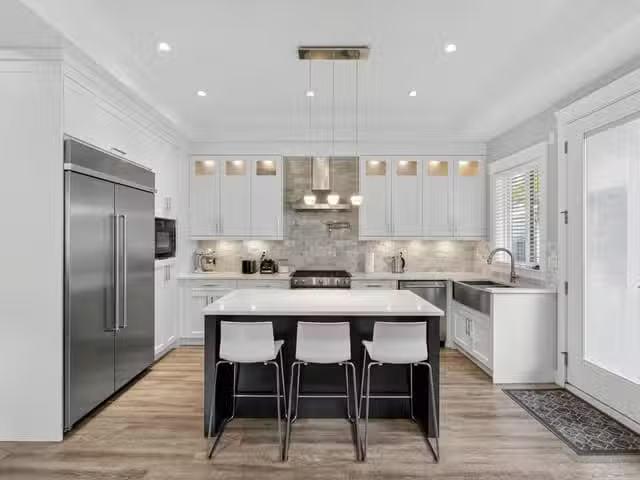 House for sale in Surrey, South Surrey White Rock, 2926 160 St.