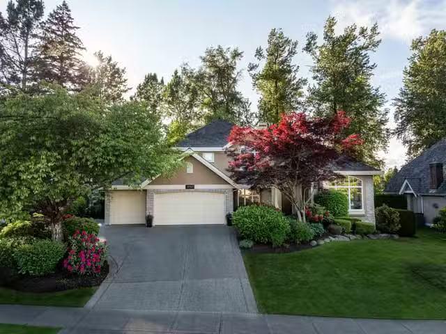House for sale in Surrey, South Surrey White Rock, 3733 Devons.