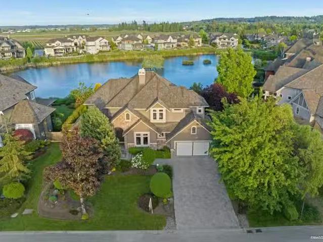 House for sale in Surrey, South Surrey White Rock, 3928 159 St.