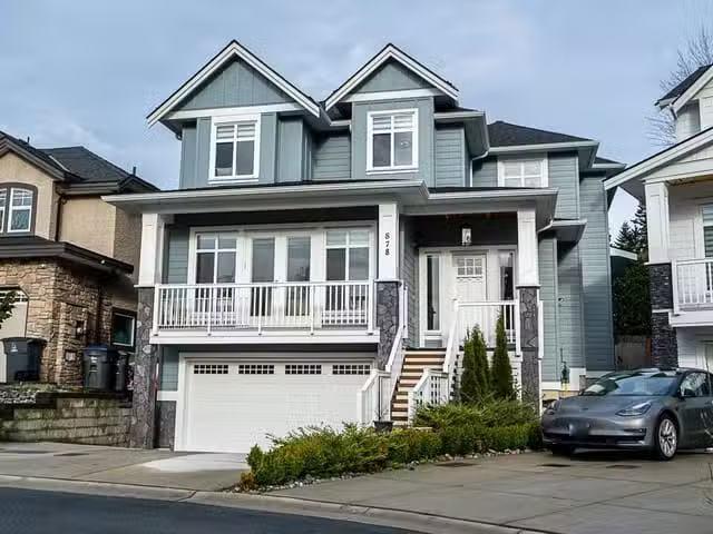House for sale in Surrey, South Surrey White Rock, 878 163a St.