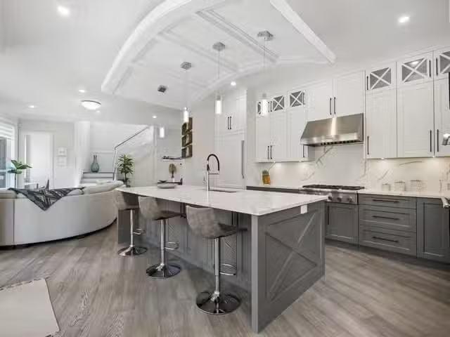 House for sale in Surrey, South Surrey White Rock, 918 163 Str.
