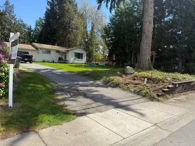 House for sale in Surrey, South Surrey White Rock, 918 164 Str.