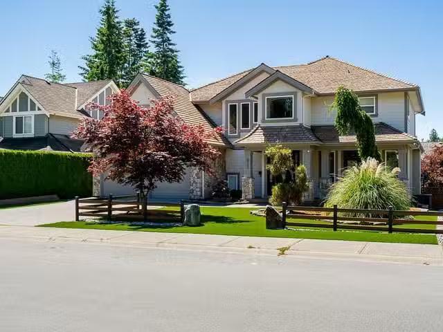 House for sale in Surrey, South Surrey White Rock, 933 164 Str.