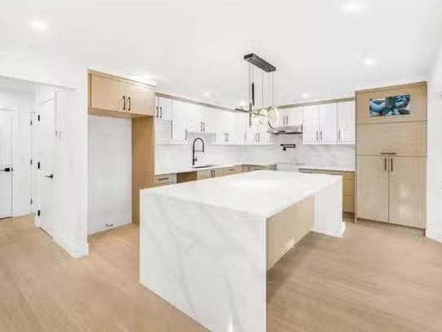 House for sale in Surrey, Surrey, 14278 Hyland Road, 263117437