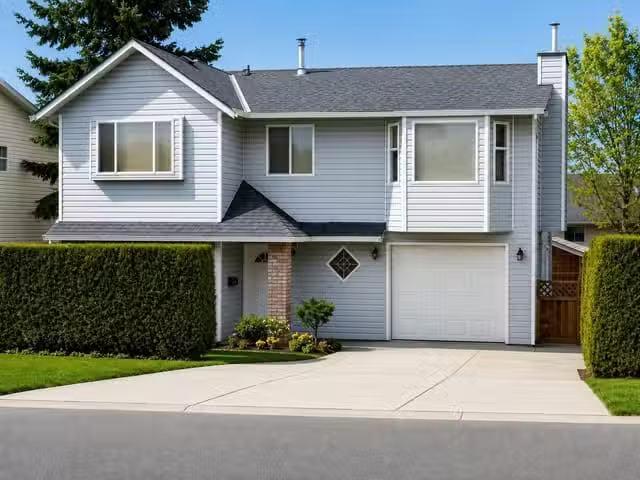 House for sale in Surrey, Surrey, 14318 68 Ave, 263145171