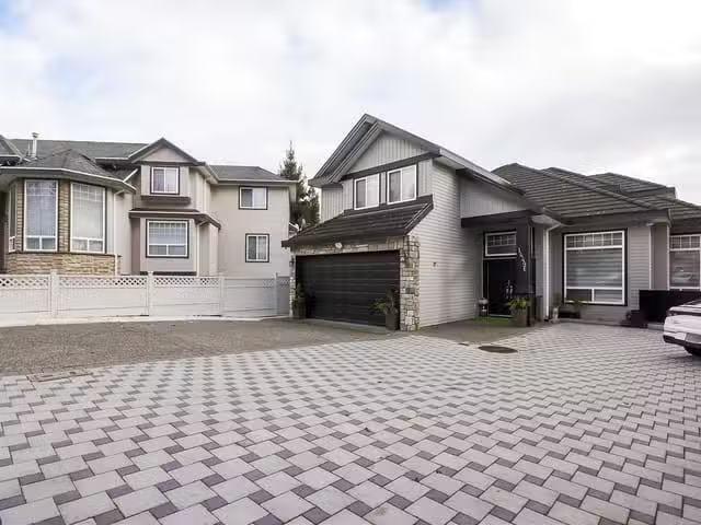 House for sale in Surrey, Surrey, 14496 67b Avenue, 263152618