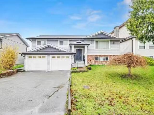 House for sale in Surrey, Surrey, 14539 Chartwell Drive, 26311.