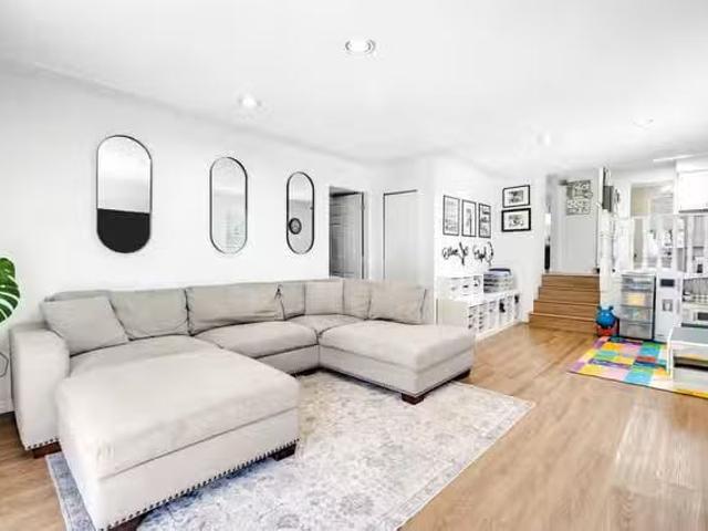 House for sale in Surrey, Surrey, 14596 89 Avenue, 263080576