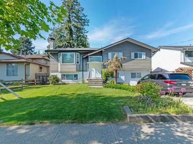 House for sale in Surrey, Surrey, 14917 92 Avenue, 263119136