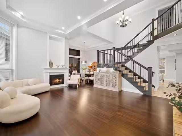 House for sale in Surrey, Surrey, 15038 70 Avenue, 263127123