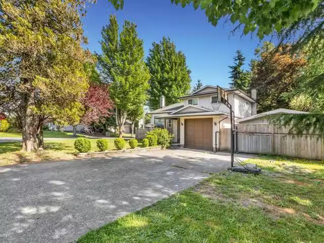 House for sale in Surrey, Surrey, 15390 85 Avenue, 263152409