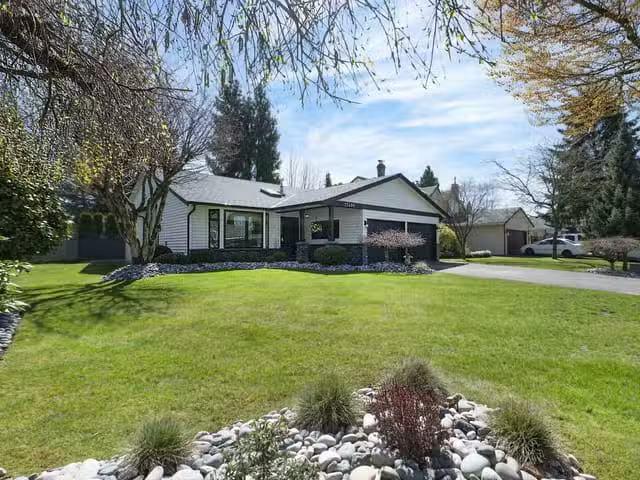 House for sale in Surrey, Surrey, 15496 93 Avenue, 263131360
