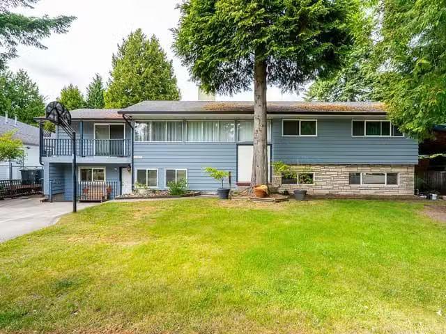 House for sale in Surrey, Surrey, 15661 92 Avenue, 263154478