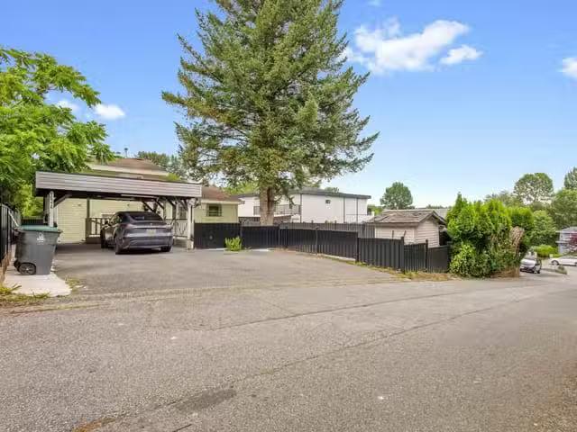 House for sale in Surrey, Surrey, 16376 96 Avenue, 263156105