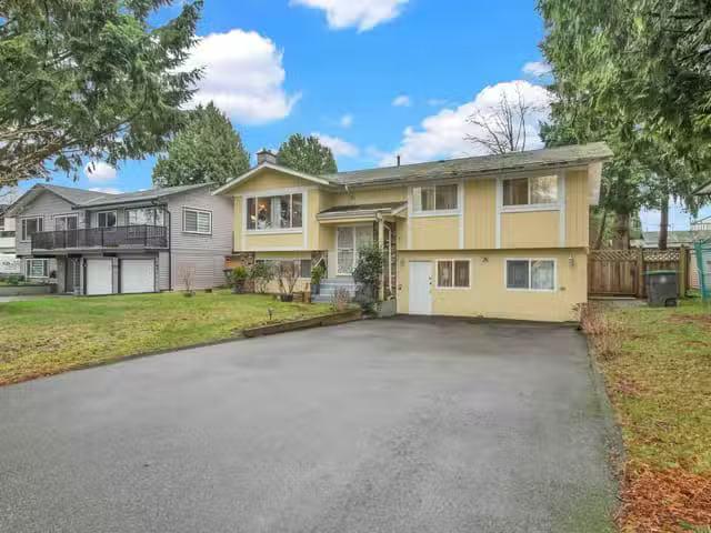 House for sale in Surrey, Surrey, 12754 Campbell Place, 263136.