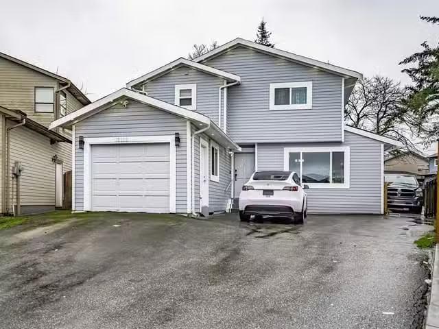 House for sale in Surrey, Surrey, 13232 82 Avenue, 263140413