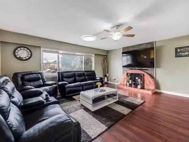 House for sale in Surrey, Surrey, 13553 84 Avenue, 263093408