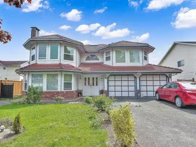 House for sale in Surrey, Surrey, 13724 91 Avenue, 263153111
