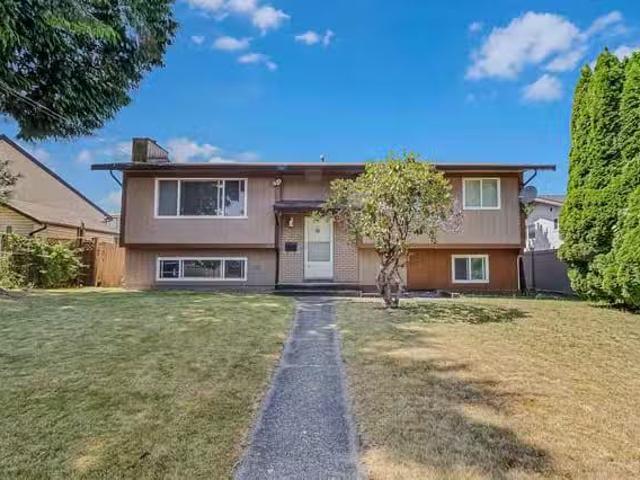 House for sale in Surrey, Surrey, 6721 132 Street Street, 2630.