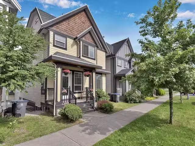 House for sale in Surrey, Surrey, 7062 148 Street, 263127969